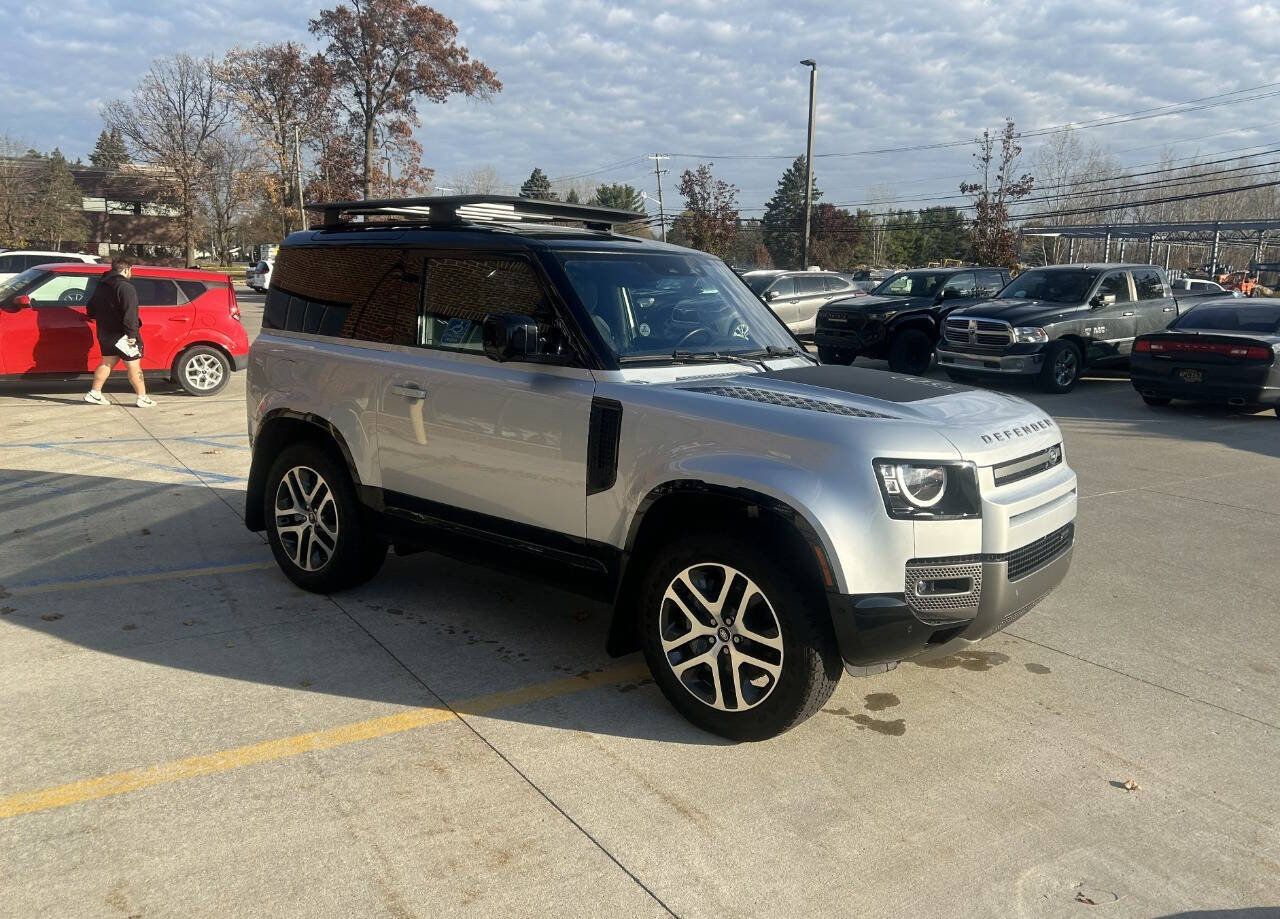 Used 2022 Land Rover Defender 90 X-Dynamic S image 4