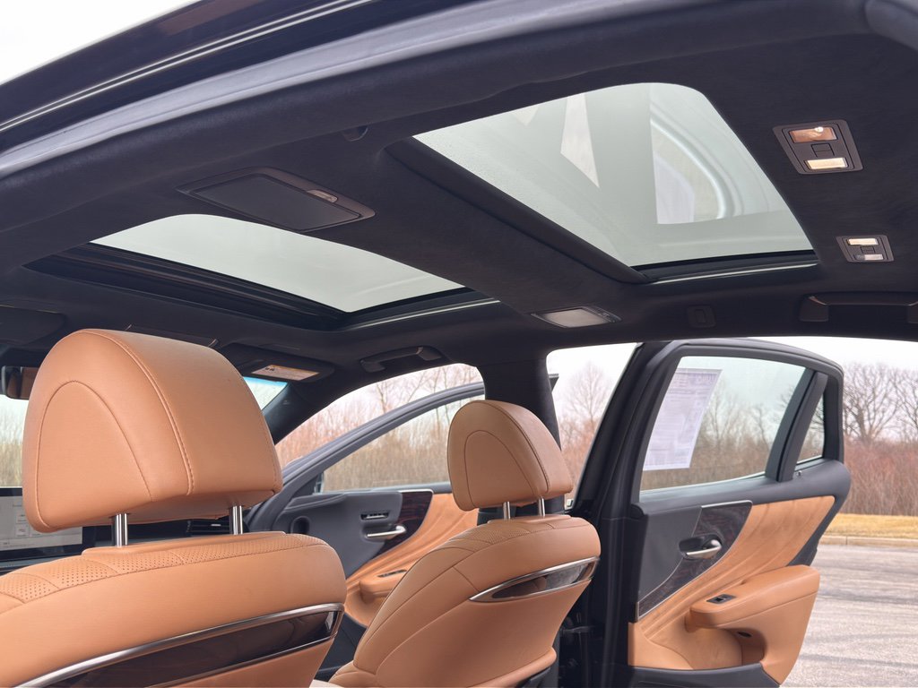 Used 2023 Lexus LS 500 Luxury w/ Luxury Package image 37