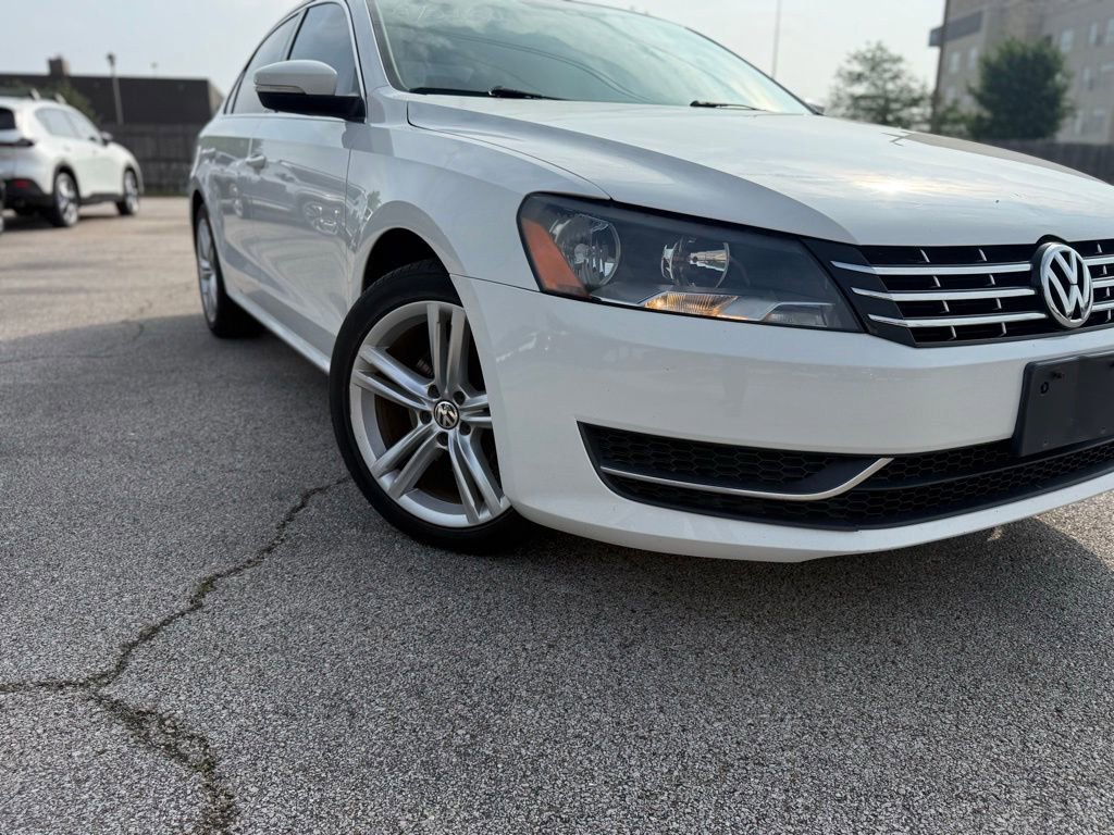 Used 2015 Volkswagen Passat TDI SE FWD image 2