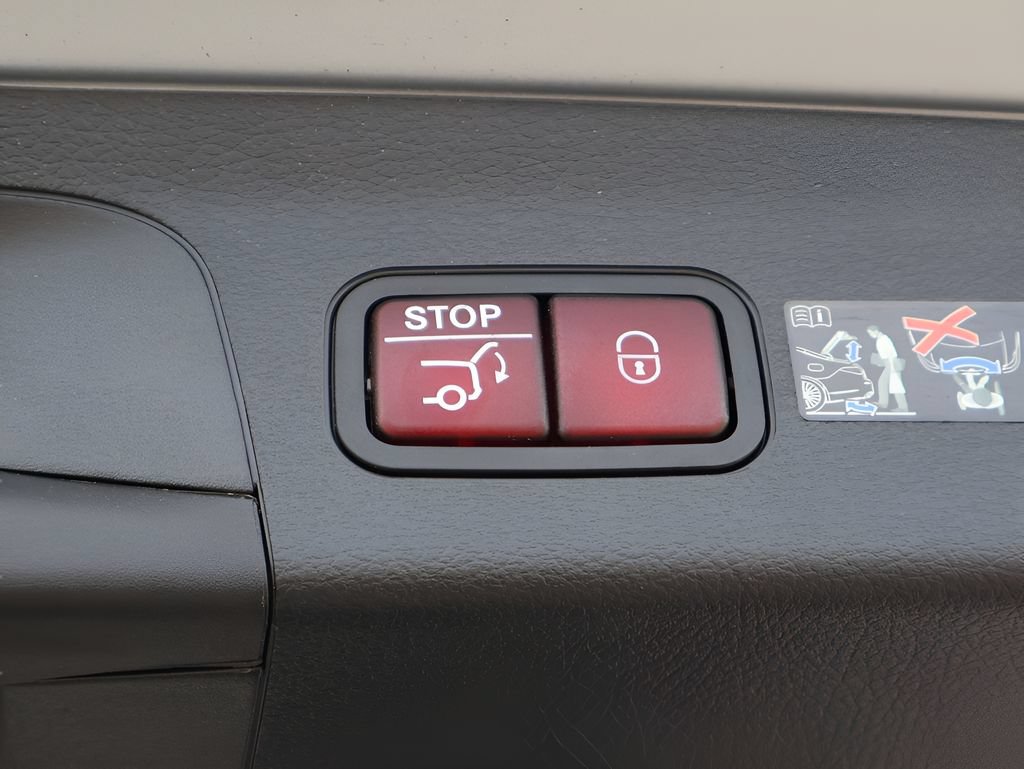 Certified 2025 Mercedes-Benz GLS 450 4MATIC image 19