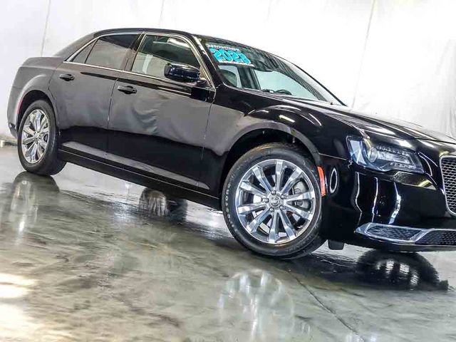 Used 2023 Chrysler 300 Touring AWD/4WD image 5