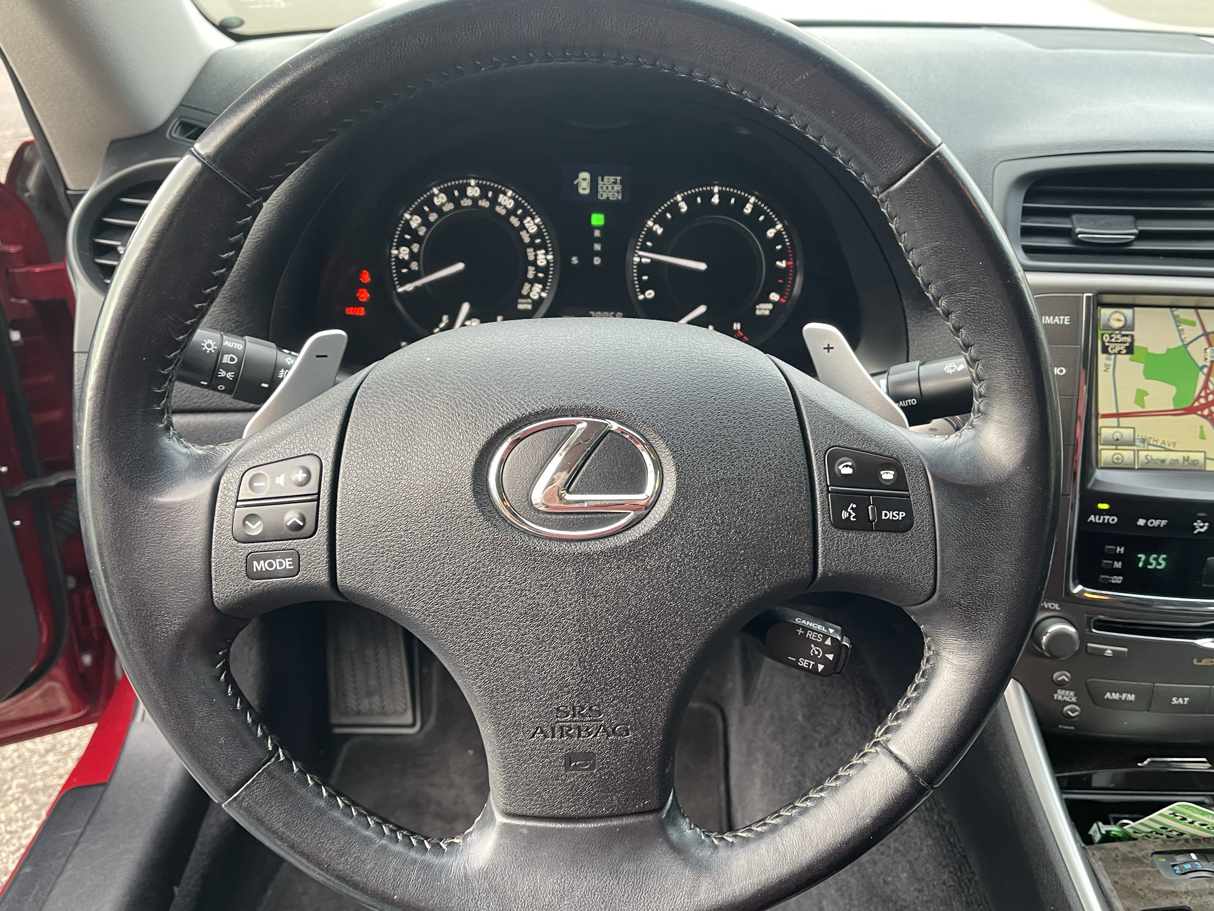 Used 2010 Lexus IS 250C w/ Luxury Pkg RWD image 15