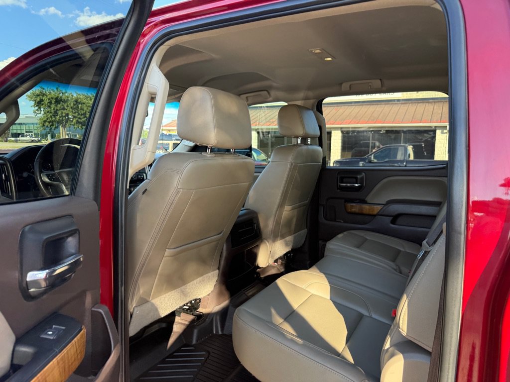 Used 2019 GMC Sierra 2500 SLT w/ Duramax Plus Package AWD/4WD image 18