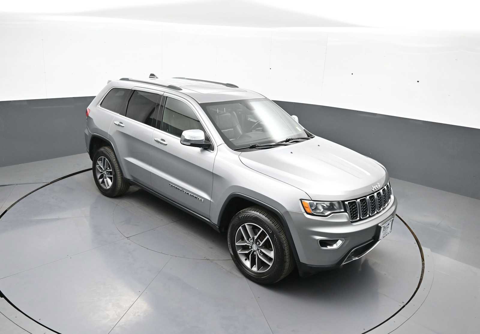 Used 2018 Jeep Grand Cherokee Limited AWD/4WD image 36
