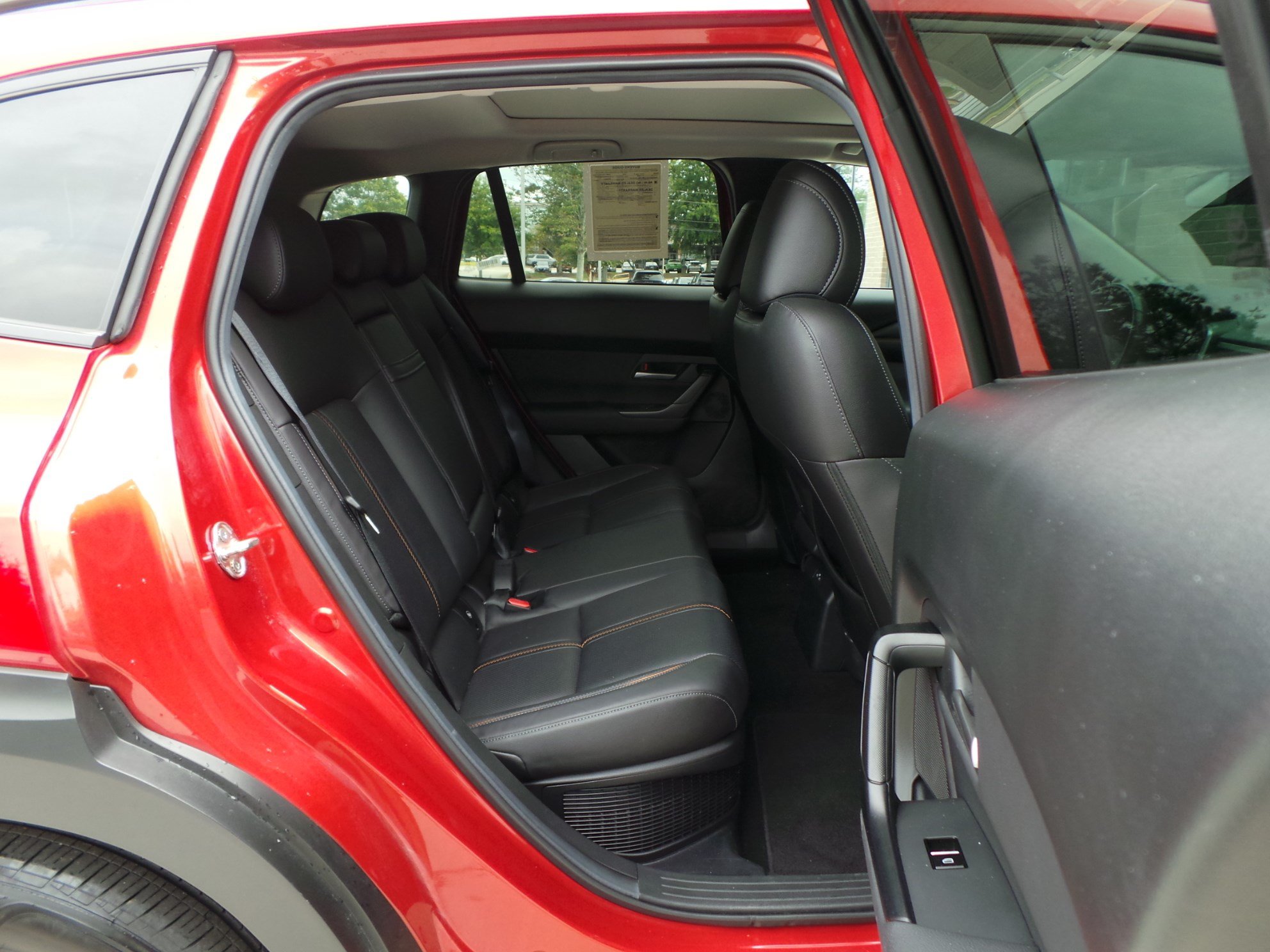 Certified 2025 MAZDA CX-50 AWD 2.5 Hybrid w/ Premium Pkg image 40