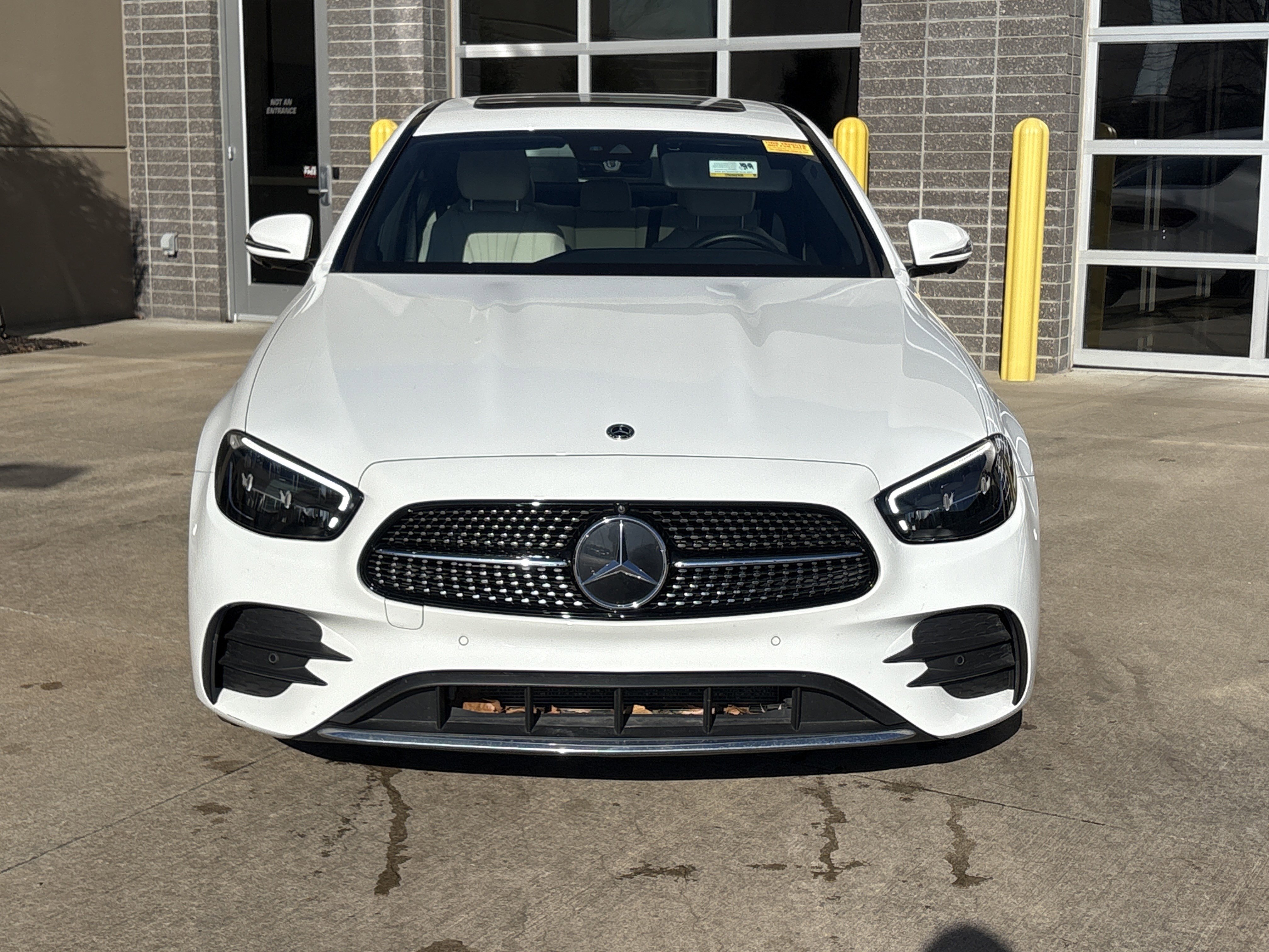 Used 2023 Mercedes-Benz E 350 4MATIC Sedan image 3