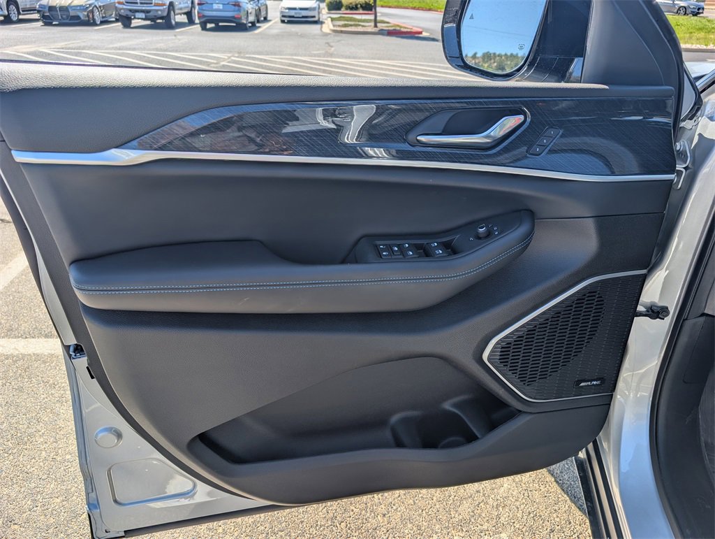 Used 2024 Jeep Grand Cherokee Trailhawk w/ Advanced Protech Group II image 11