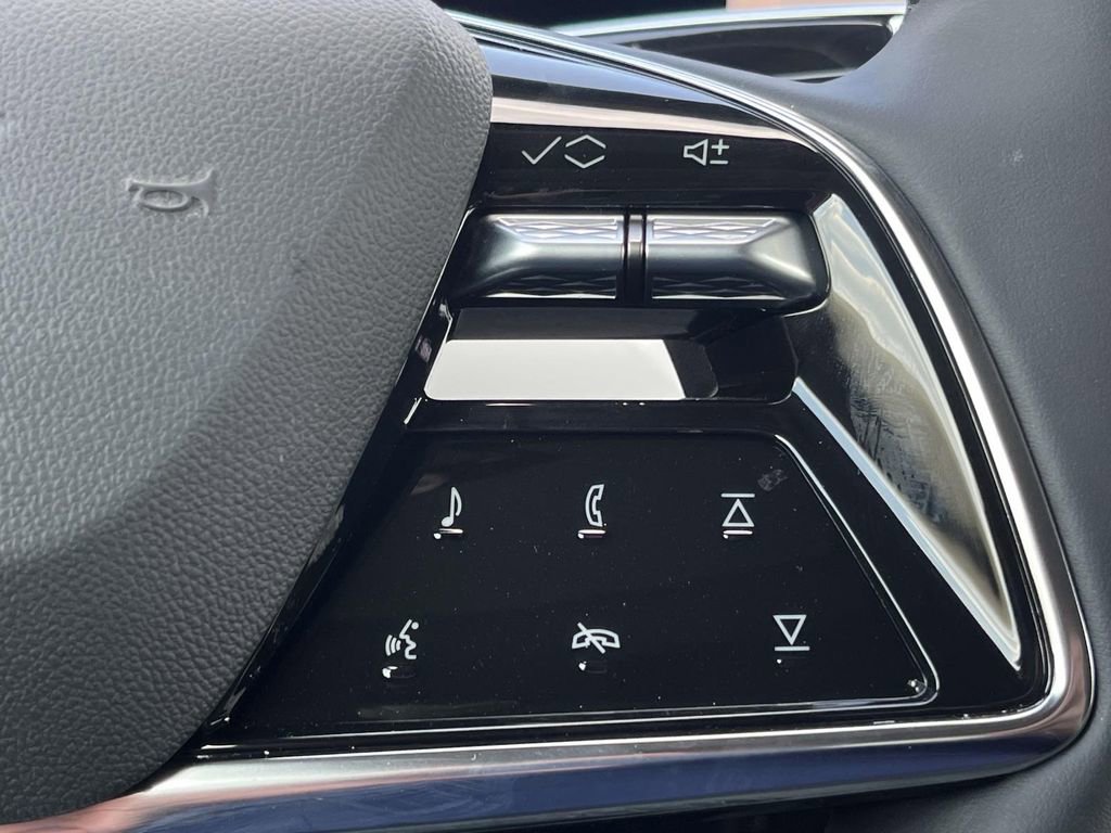 New 2025 Cadillac Optiq Sport 1 image 29