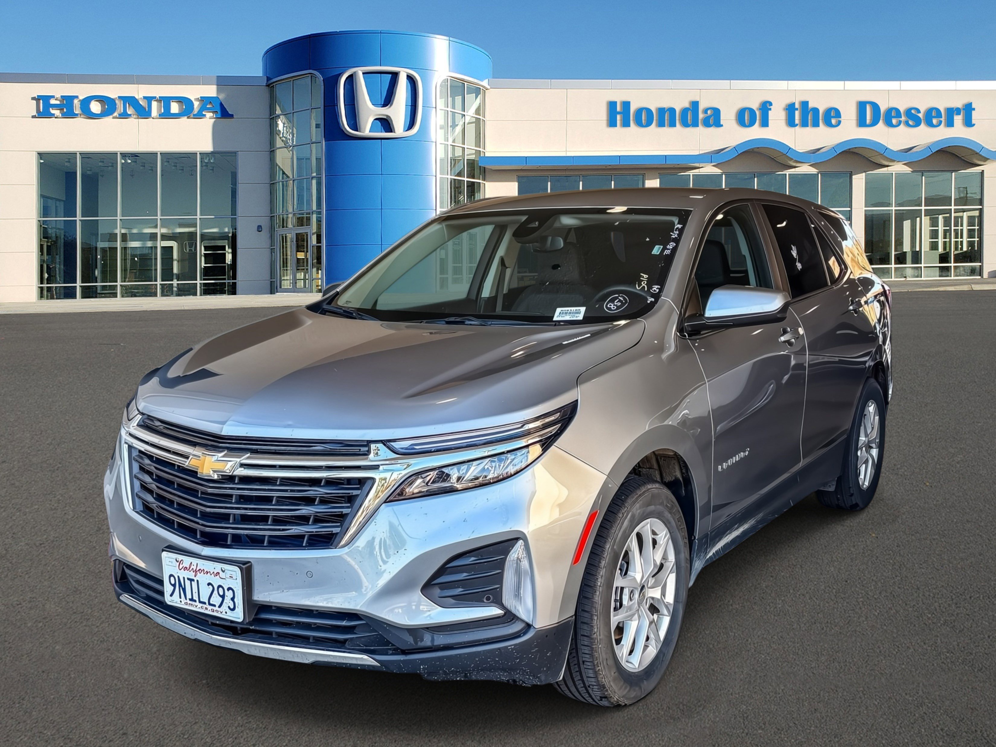 Used 2024 Chevrolet Equinox LT image 3