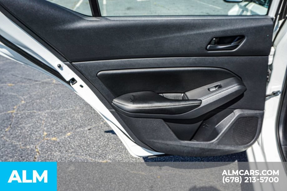 Used 2025 Nissan Altima 2.5 SV FWD image 46