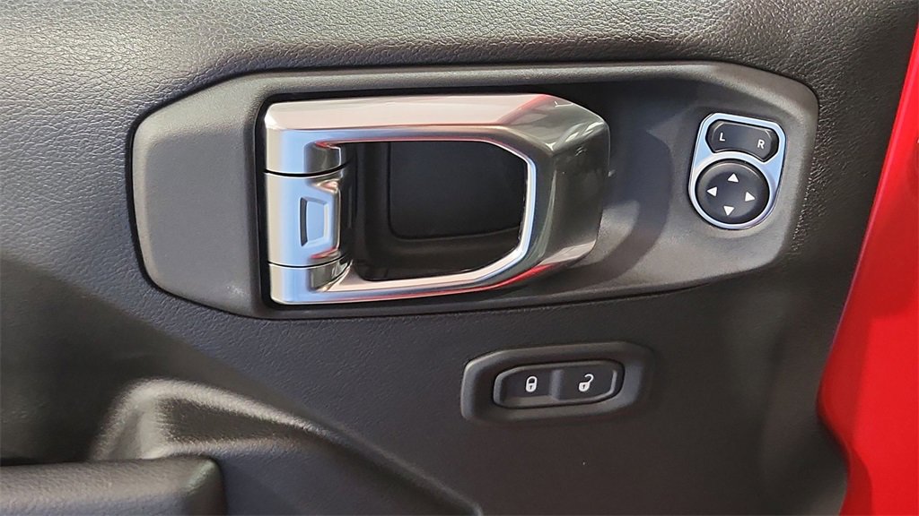 New 2026 Jeep Wrangler Unlimited Rubicon w/ Xtreme 35 Tire Package image 17