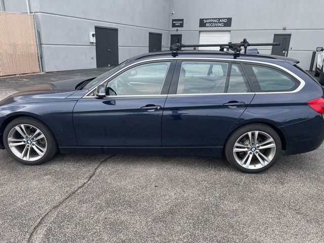 Used 2017 BMW 330i xDrive Wagon AWD/4WD image 6