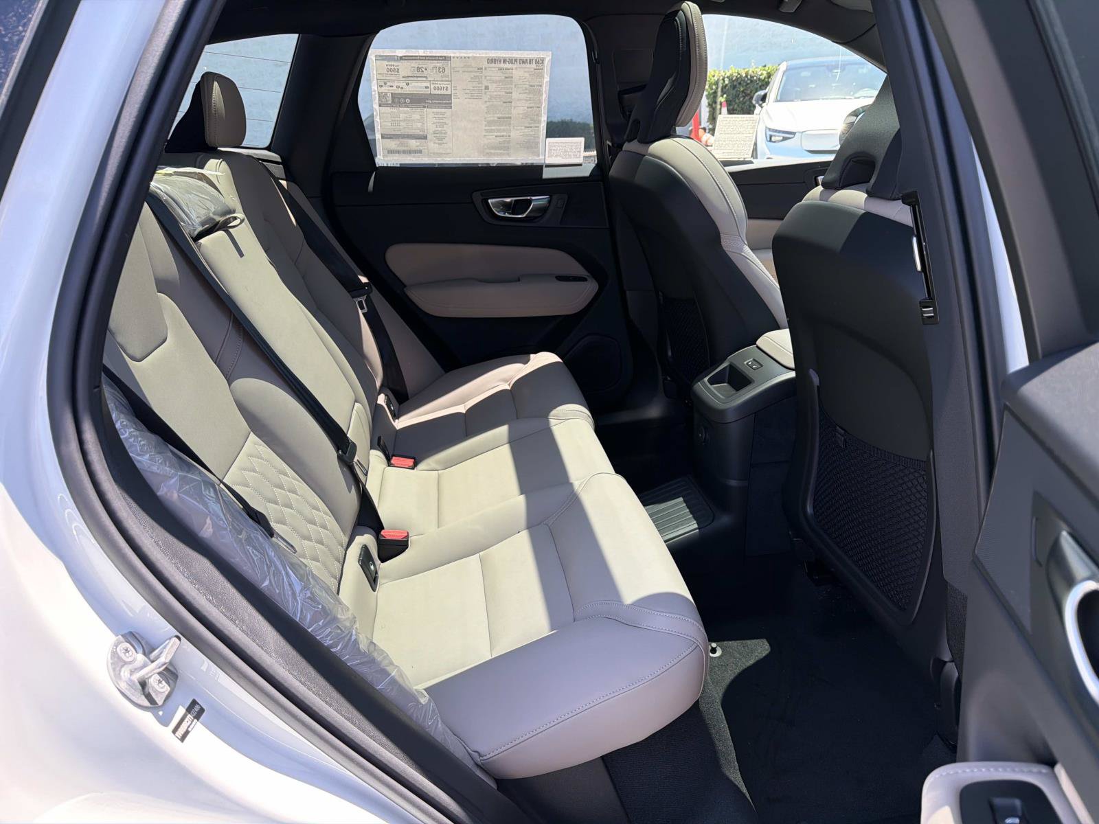 New 2026 Volvo XC60 T8 Plus w/ Protection Package Premier AWD/4WD image 19
