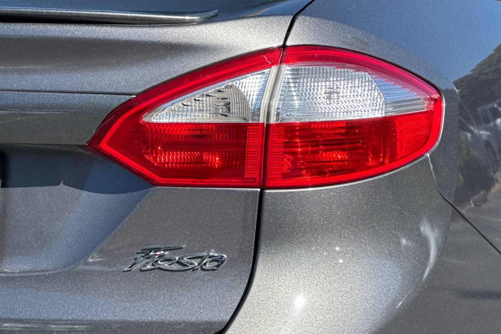 Used 2014 Ford Fiesta SE w/ Equipment Group 201B FWD image 24