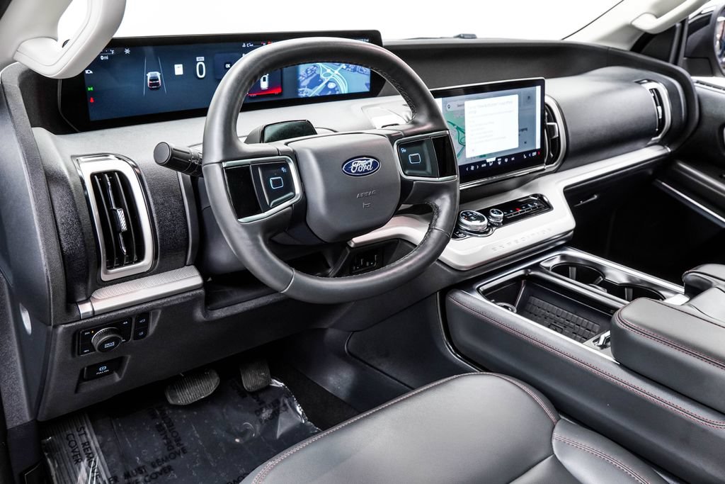 Used 2025 Ford Expedition Active AWD/4WD image 21