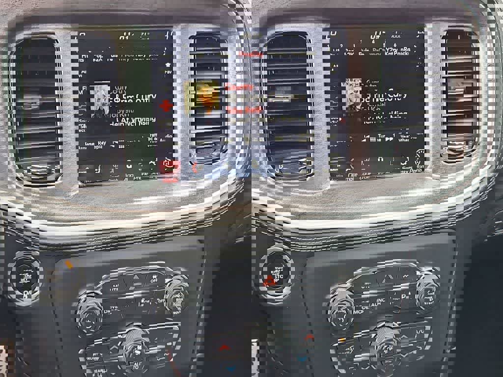 Used 2023 Dodge Charger Scat Pack w/ Daytona Edition Group image 30