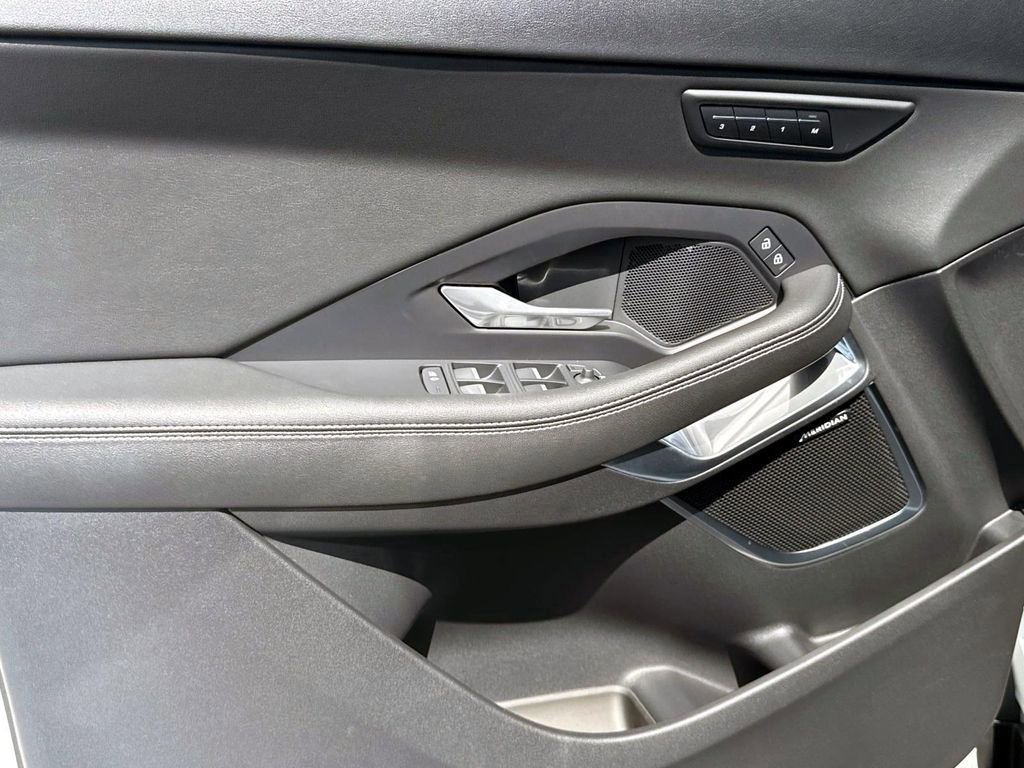 New 2024 Jaguar E-PACE R-Dynamic SE image 14