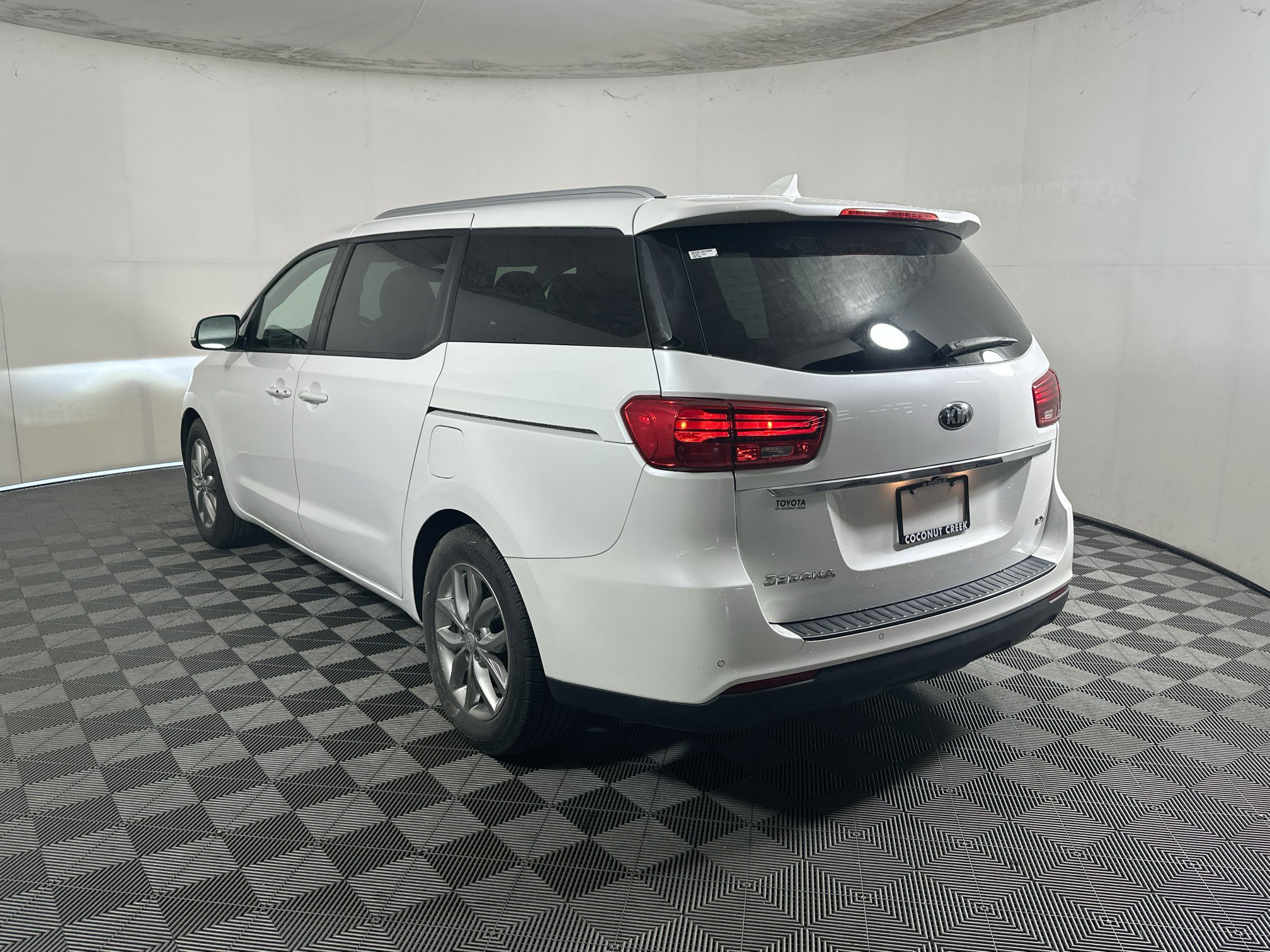 Used 2020 Kia Sedona EX FWD image 5