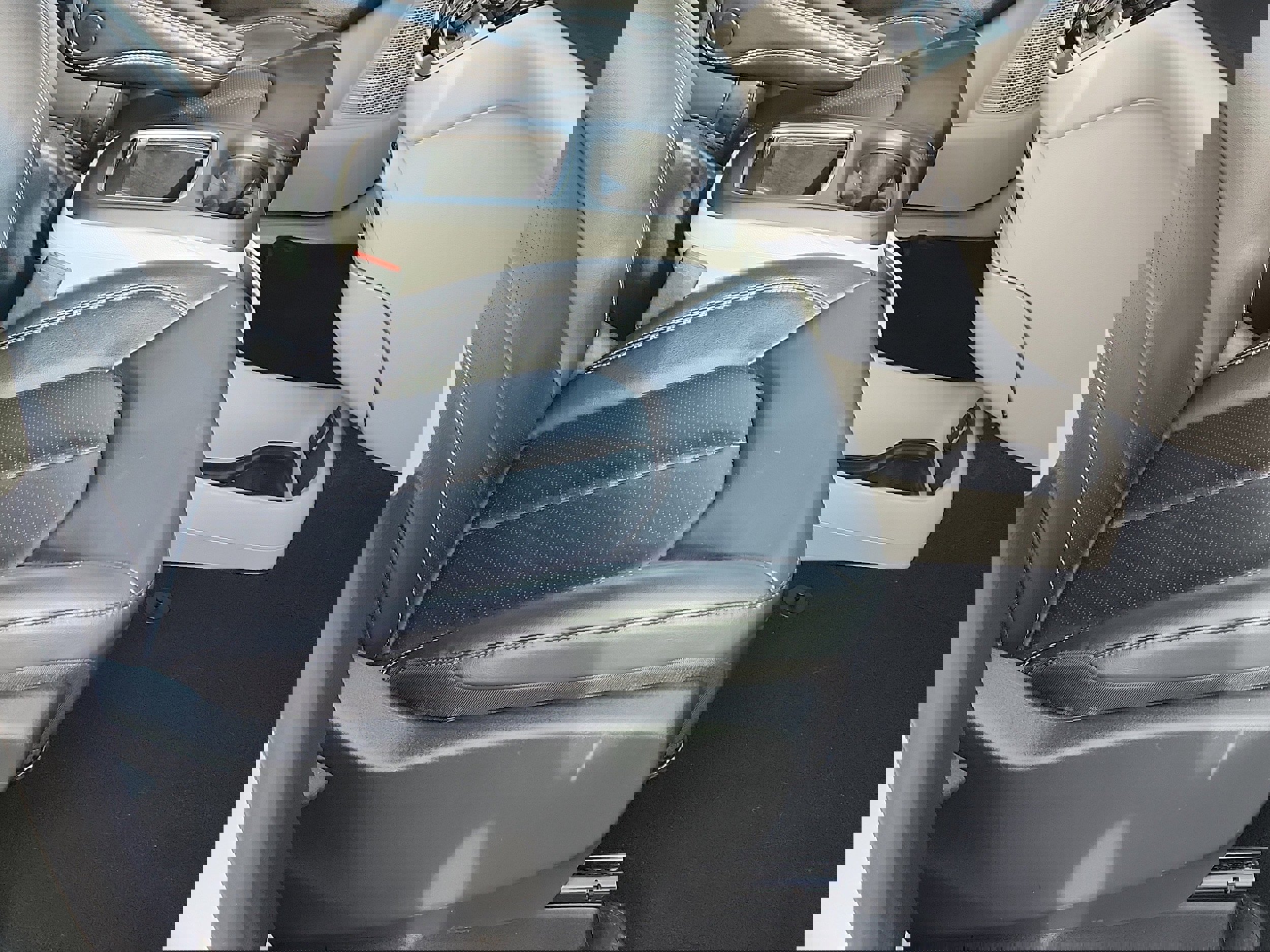 Used 2024 Chrysler Pacifica Touring-L image 14