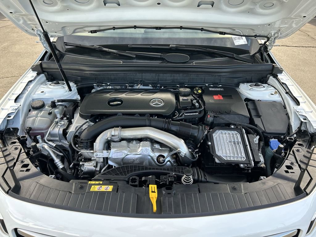 Used 2025 Mercedes-Benz GLB 250 4MATIC image 29