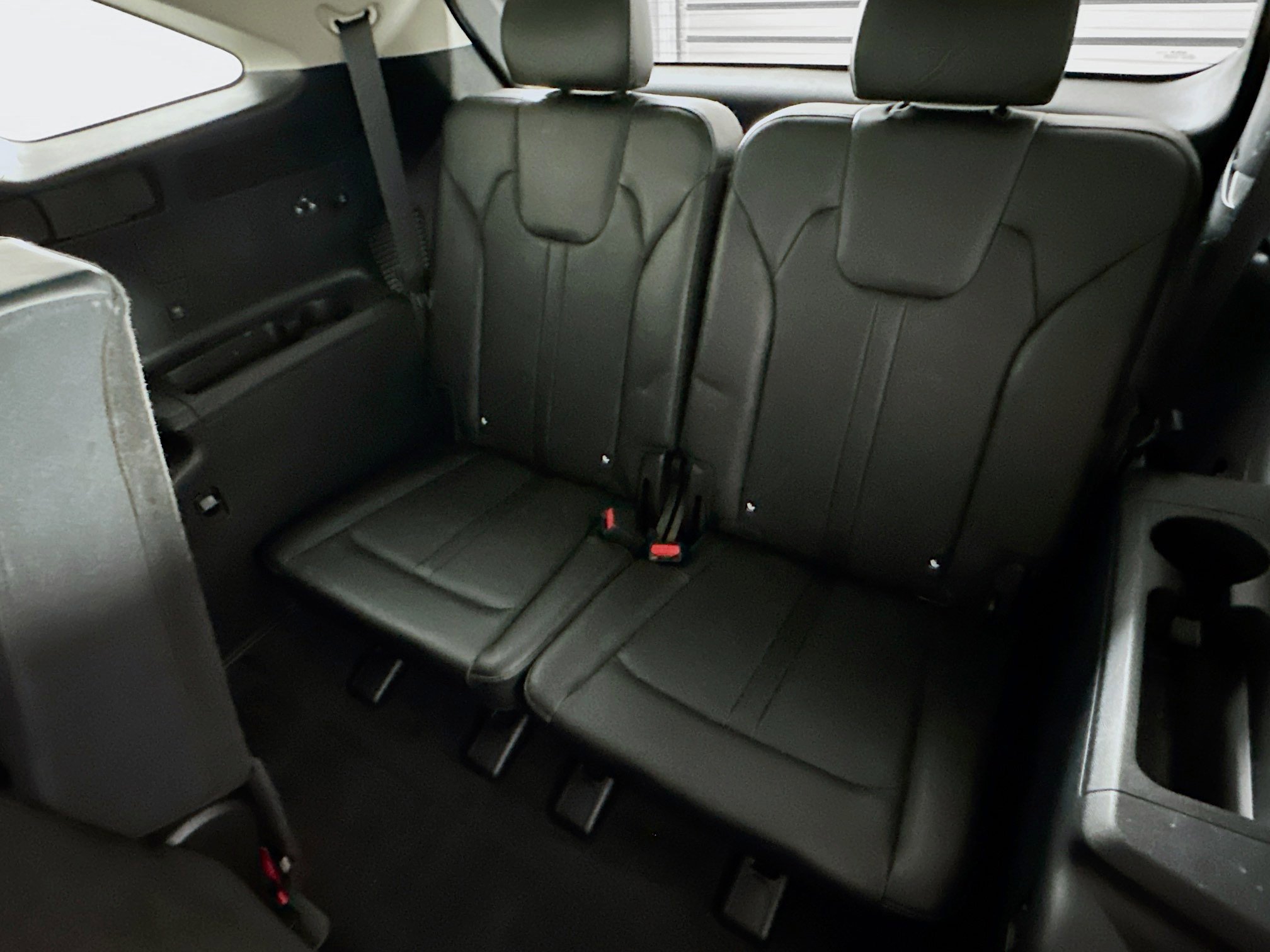 Used 2024 Kia Sorento S image 29