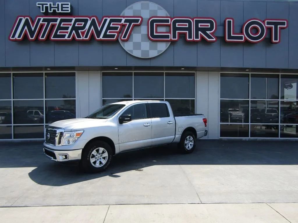 Used 2018 Nissan Titan SV