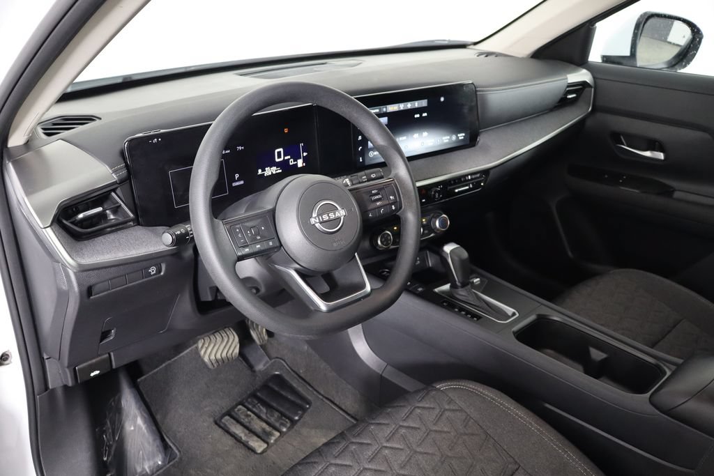 Used 2025 Nissan Kicks SV FWD image 23