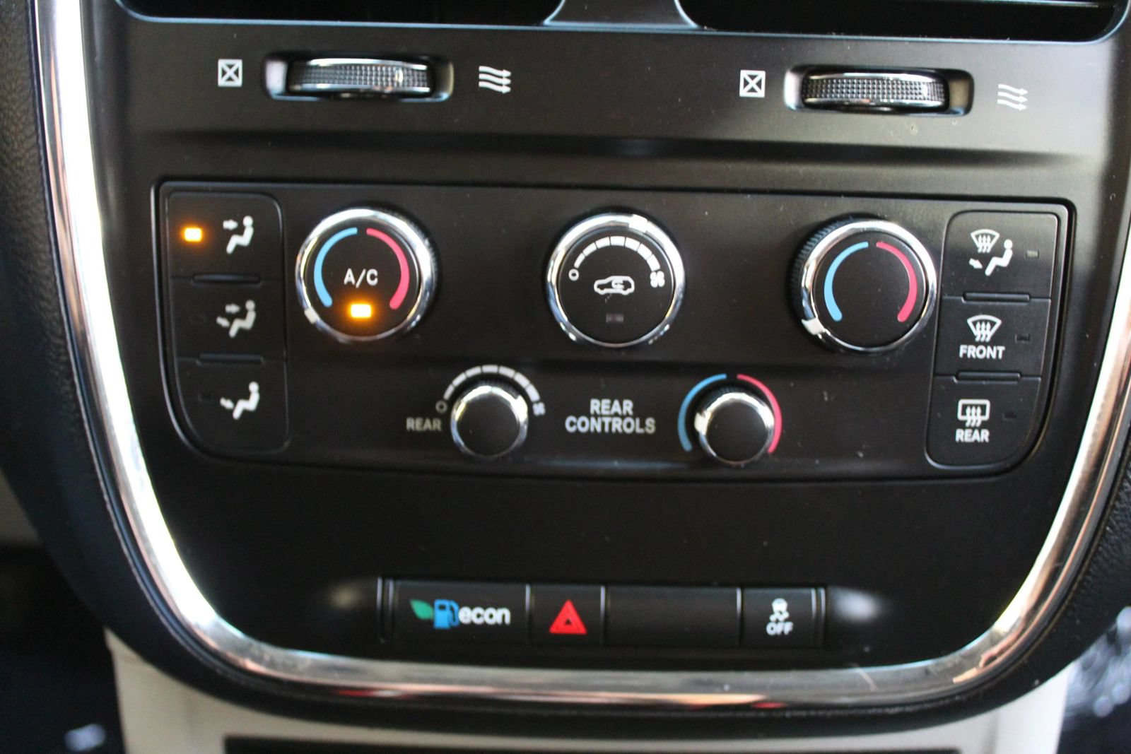Used 2019 Dodge Grand Caravan SE FWD image 23