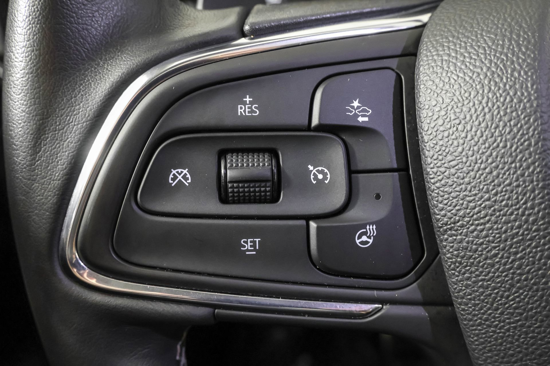 Used 2023 Buick Envision Essence w/ Sport Touring Package AWD/4WD image 28