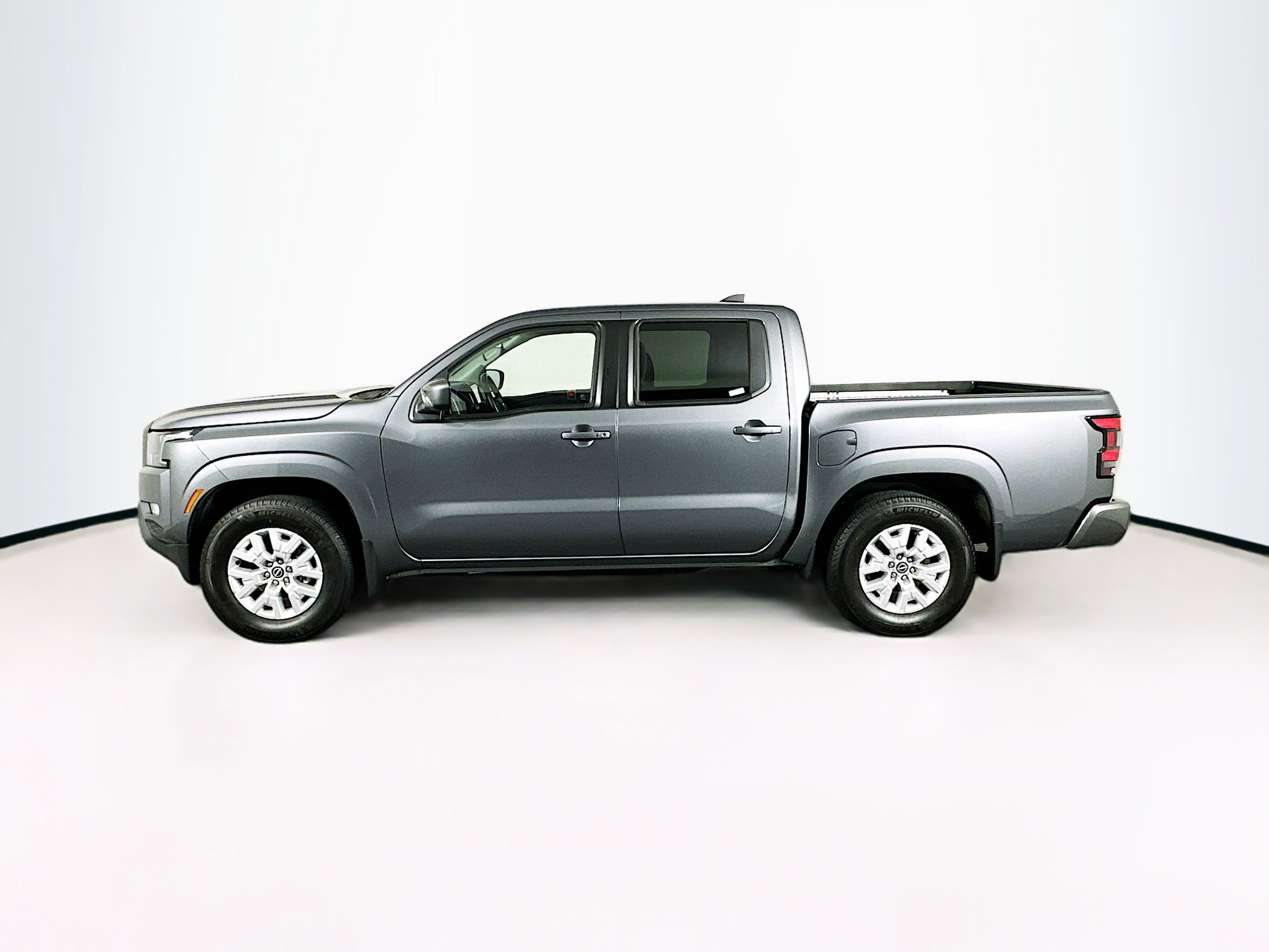 Used 2024 Nissan Frontier SV w/ SV Convenience Package image 4