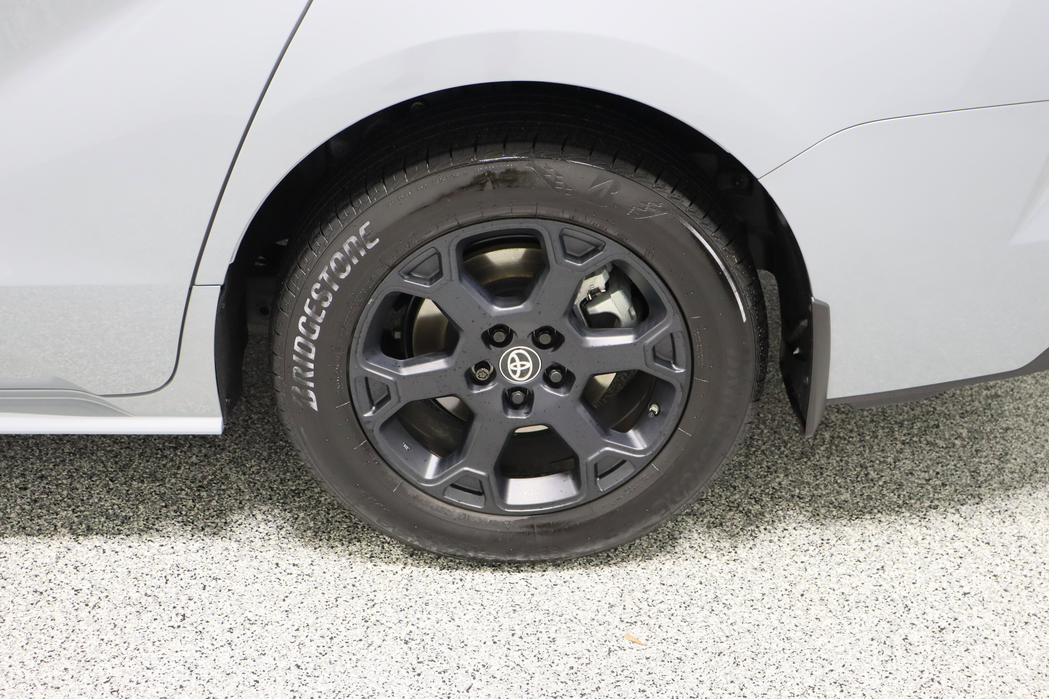 Used 2025 Toyota Sienna XLE Woodland Edition image 10