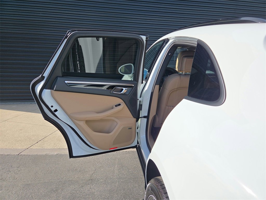 New 2026 Porsche Macan image 43