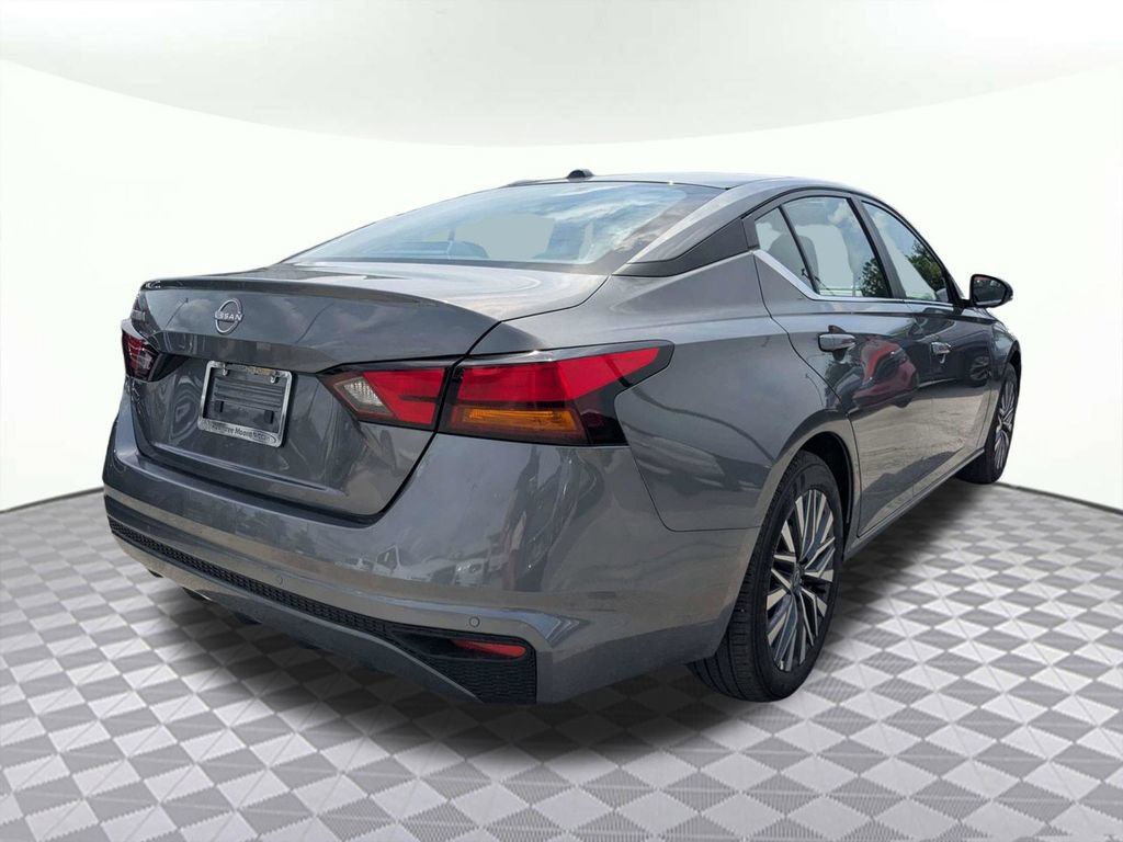 Used 2026 Nissan Altima 2.5 SV FWD image 3