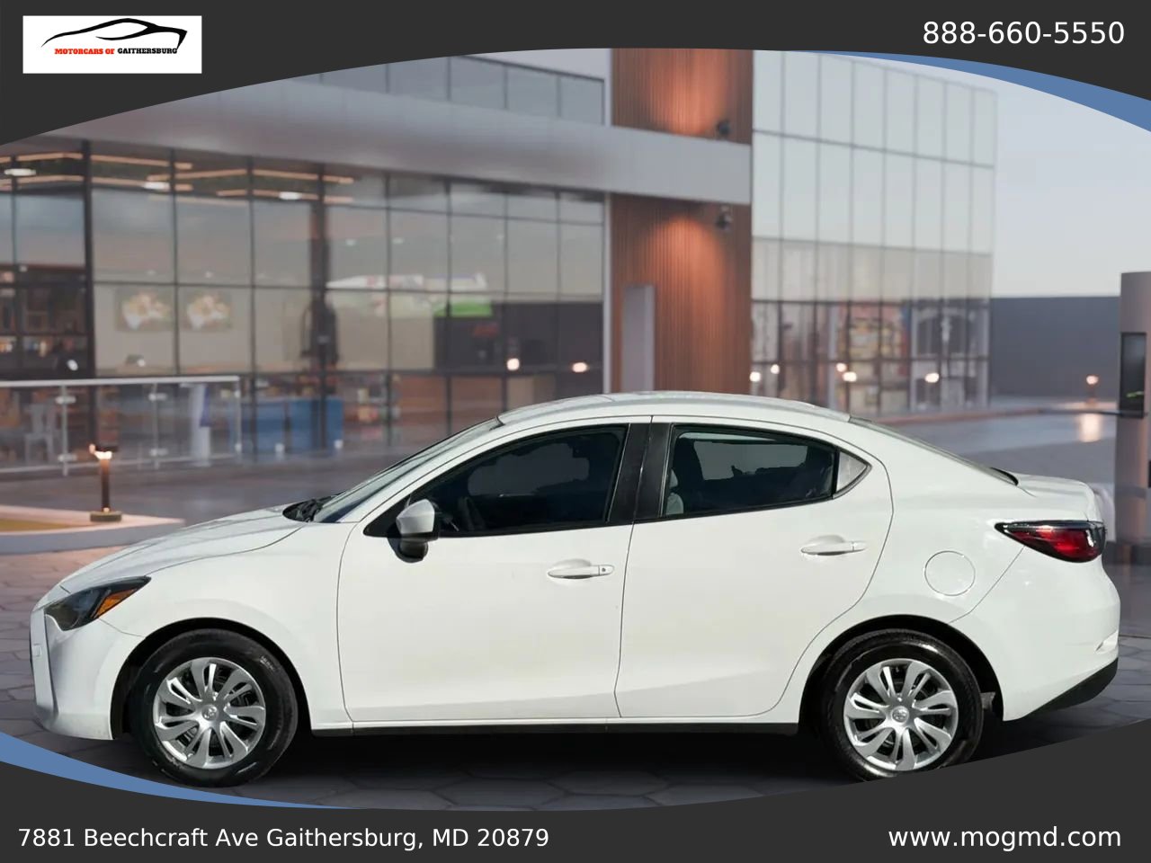 Used 2019 Toyota Yaris L image 8