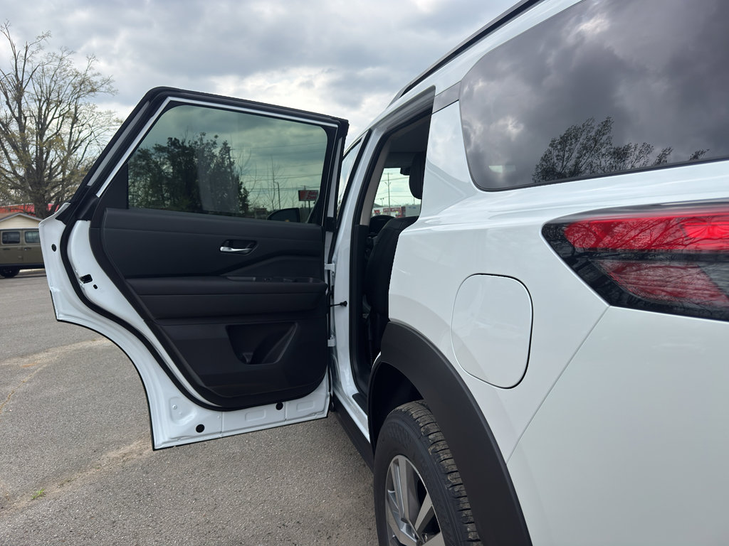 New 2026 Nissan Pathfinder SL image 20