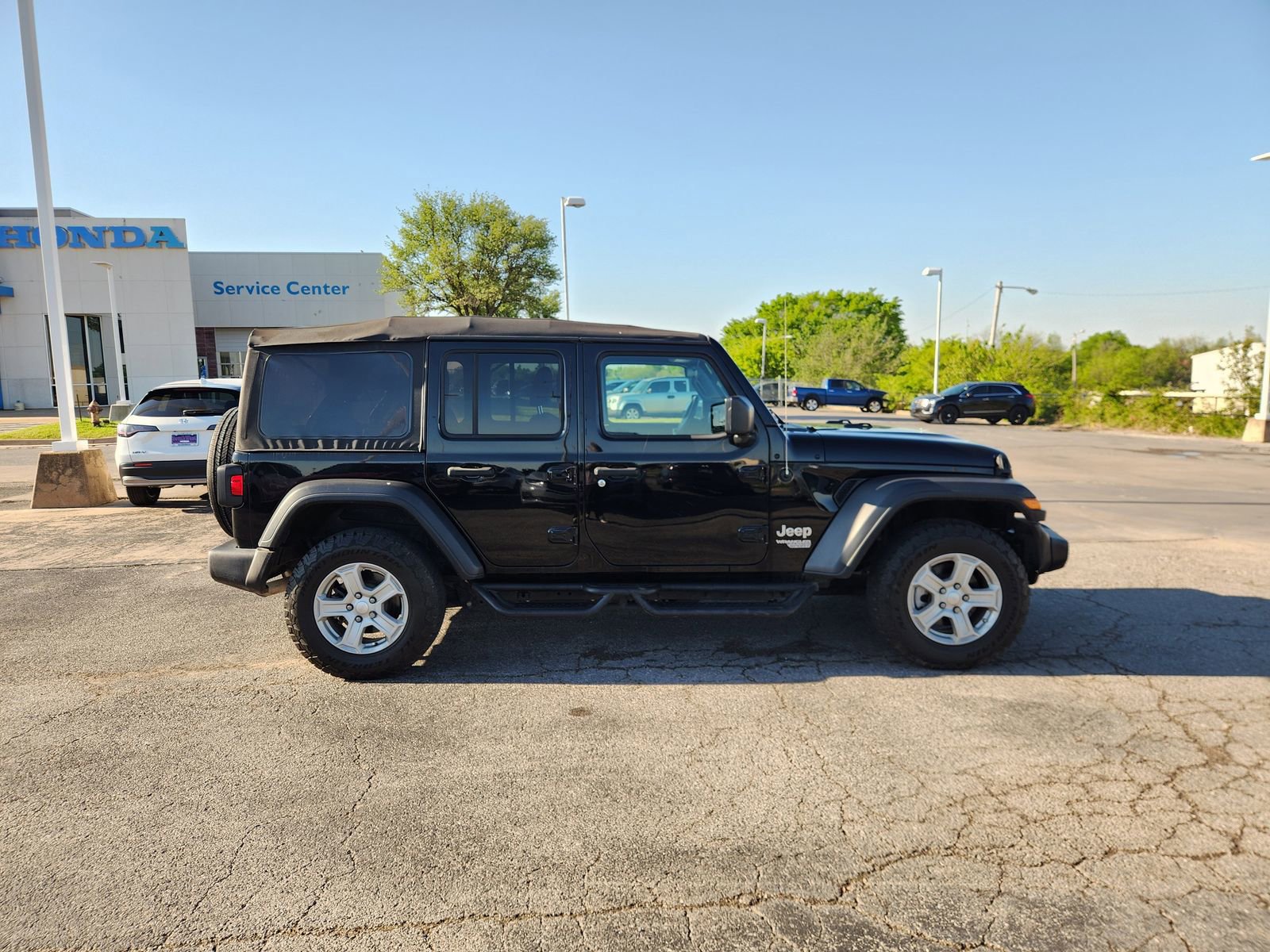 Used 2021 Jeep Wrangler Unlimited Sport AWD/4WD image 7