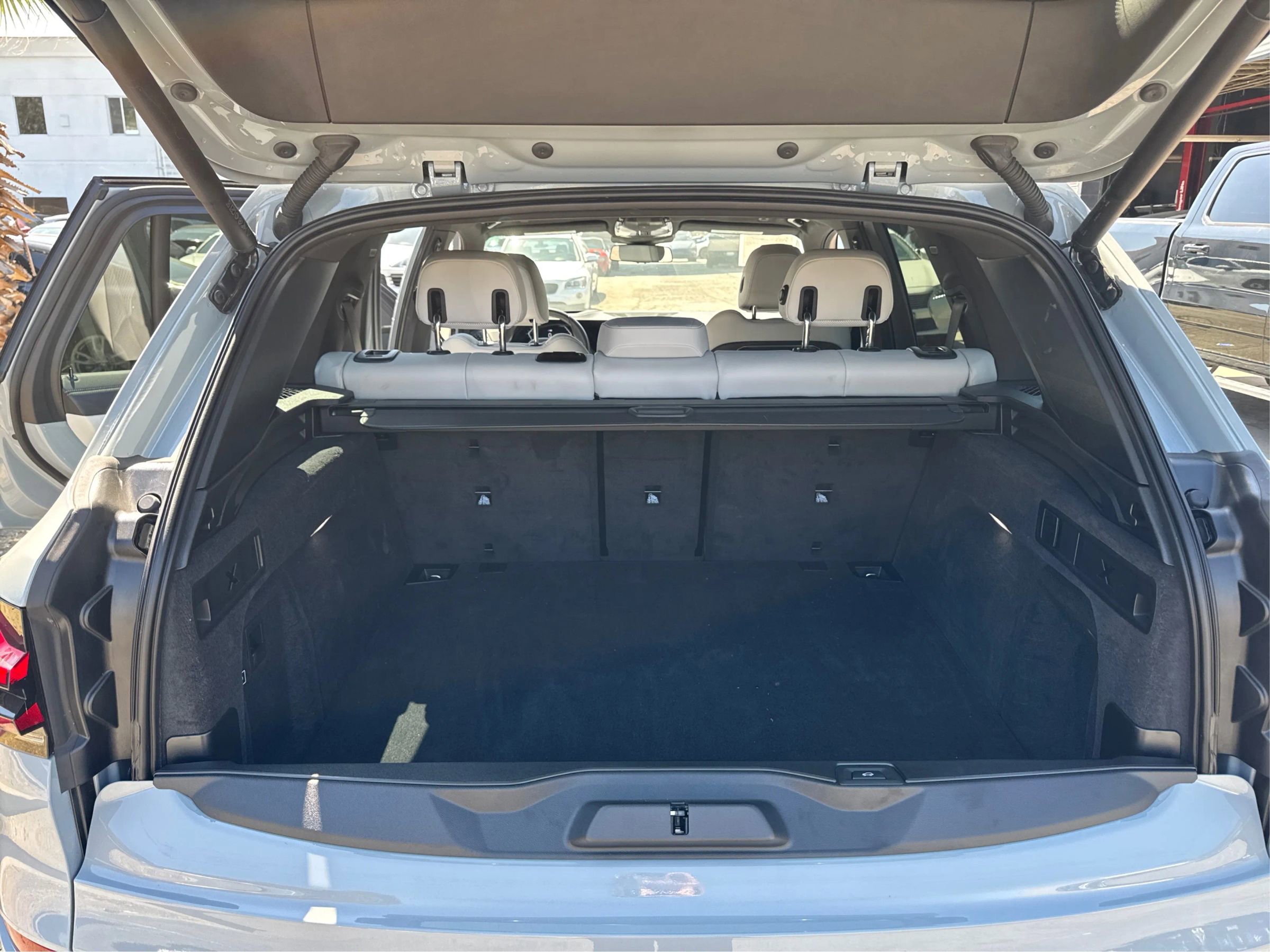 Used 2024 BMW X5 xDrive40i w/ M Sport Package image 12