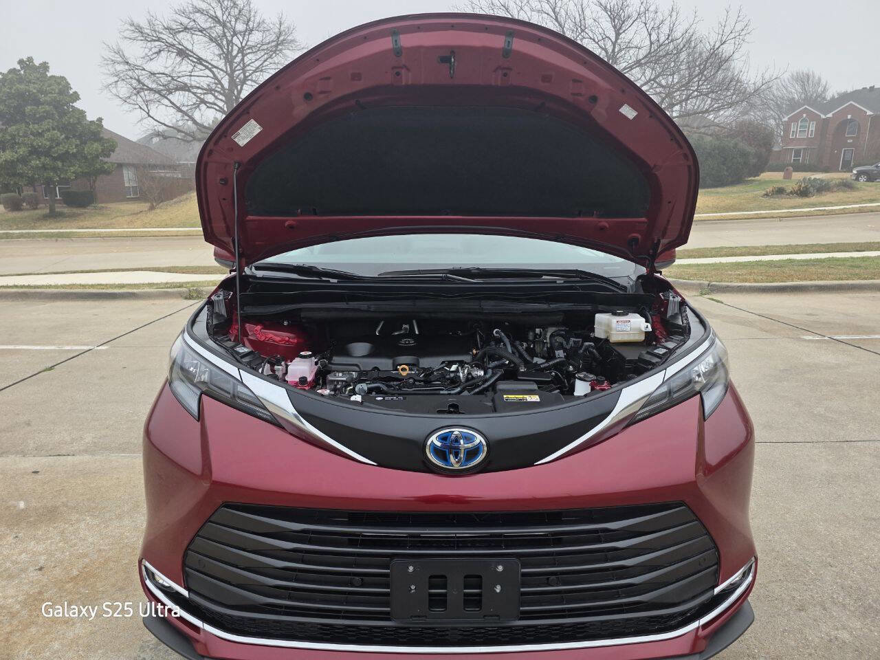 Used 2024 Toyota Sienna XLE w/ XLE Plus Package image 37