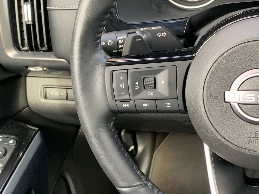 Used 2022 Nissan Pathfinder SL w/ SL Premium Package image 14