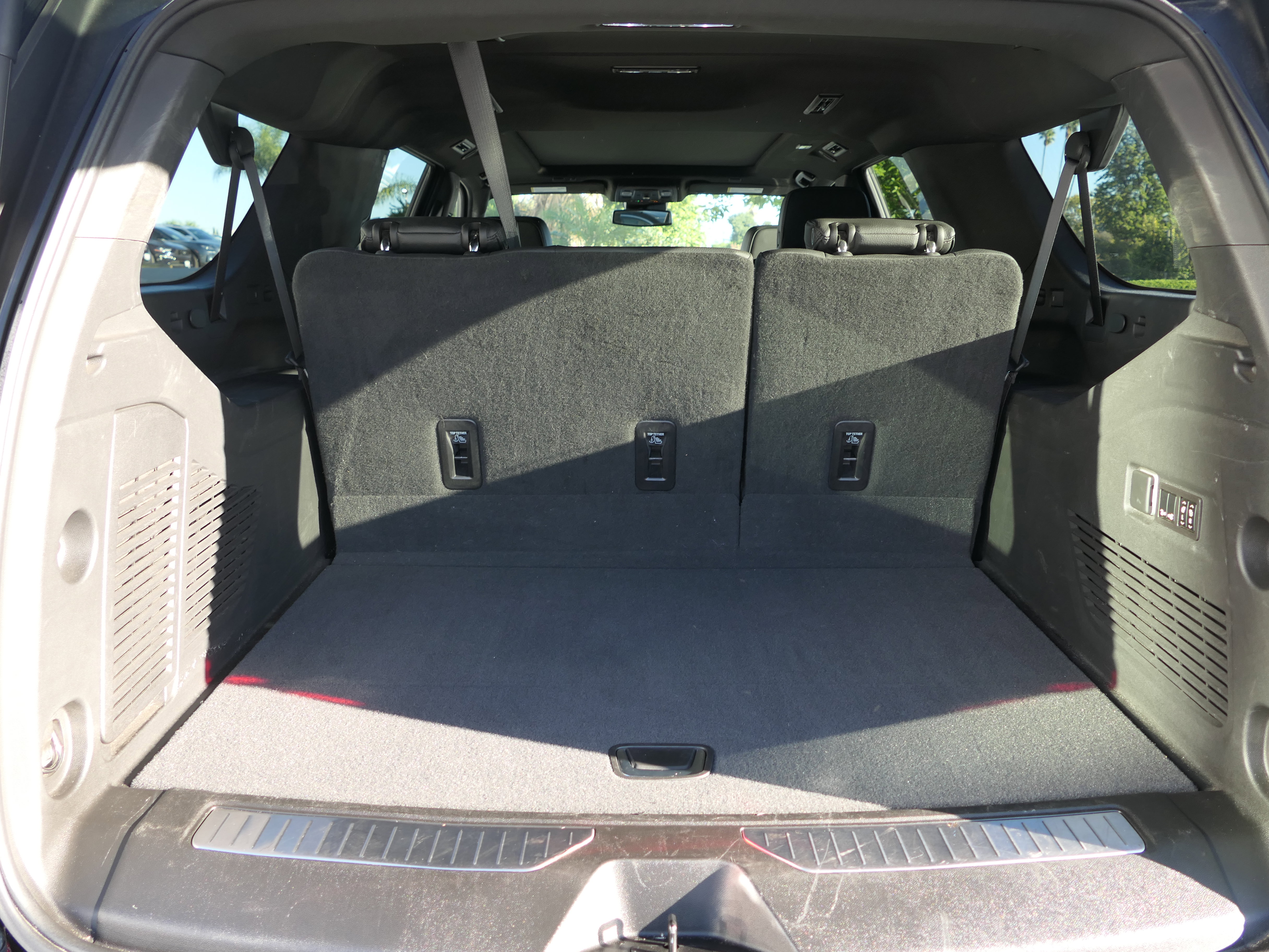 Used 2023 GMC Yukon XL Denali image 23