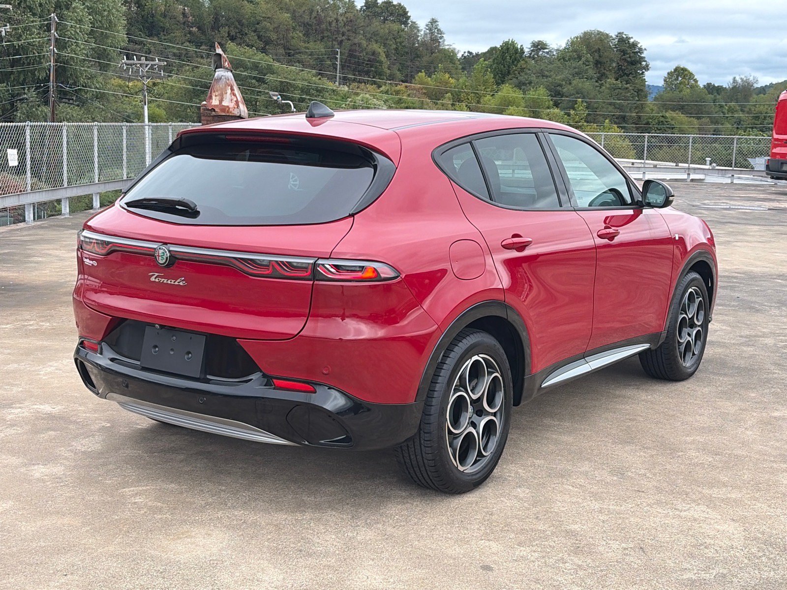 Used 2024 Alfa Romeo Tonale Ti w/ Premium Interior Package AWD/4WD image 3