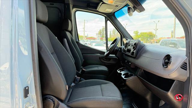 Used 2024 Mercedes-Benz Sprinter 2500 image 19