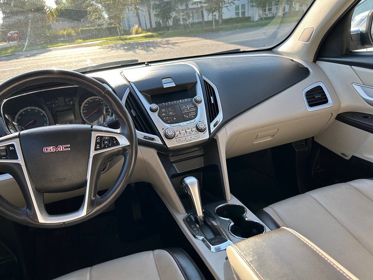 Used 2010 GMC Terrain SLT image 10