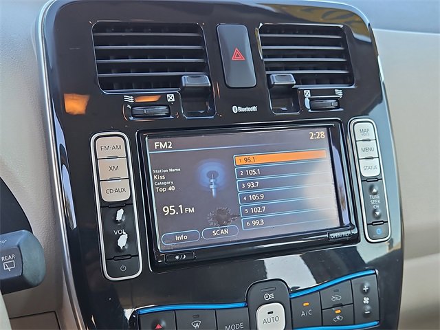 Used 2012 Nissan Leaf SL image 23