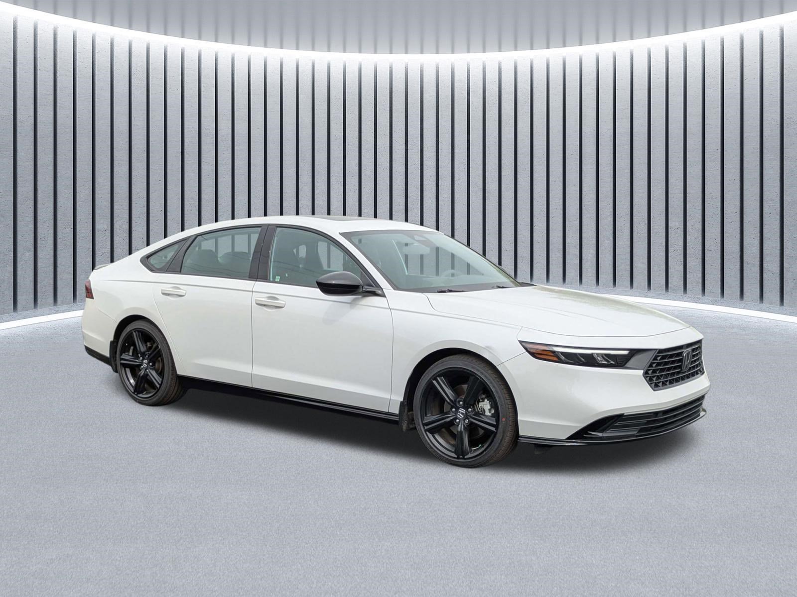 Used 2023 Honda Accord Sport image 2