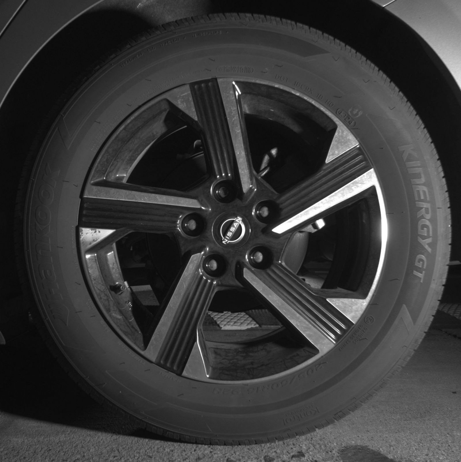 Used 2025 Nissan Sentra SV FWD image 17