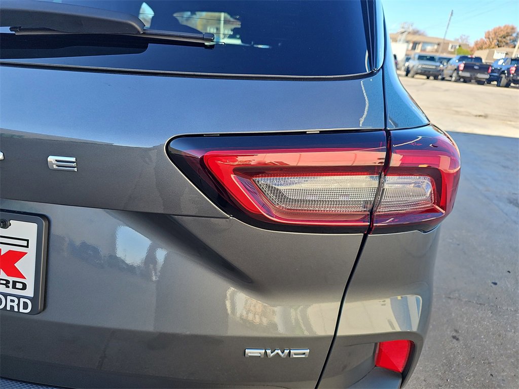 Used 2025 Ford Escape ST-Line image 32