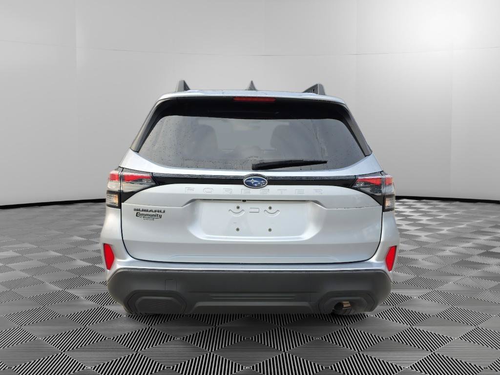 Used 2025 Subaru Forester Premium AWD/4WD image 6