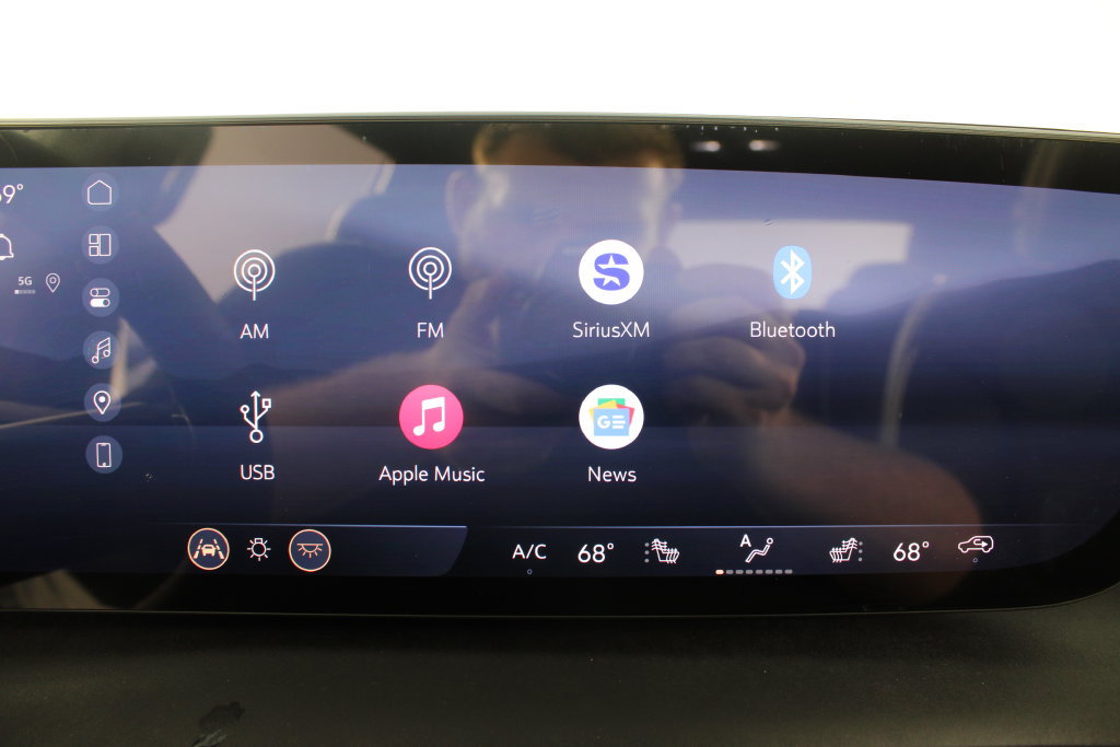 New 2027 Buick Enclave Sport Touring w/ Power Package FWD image 7