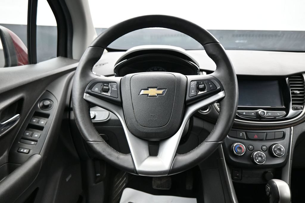 Used 2017 Chevrolet Trax LT w/ Sun & Sound Package FWD image 16
